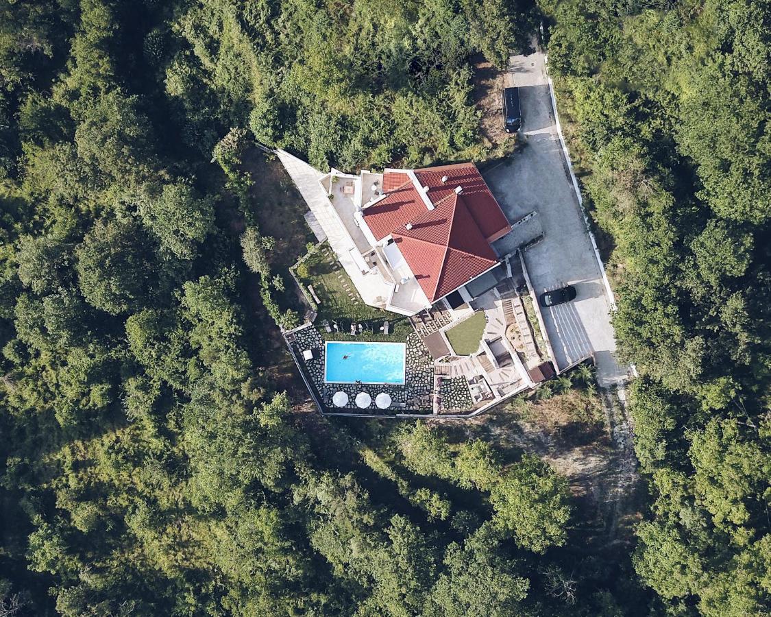 Forest Suites Boutique Hotel Mega Chorio Exterior photo