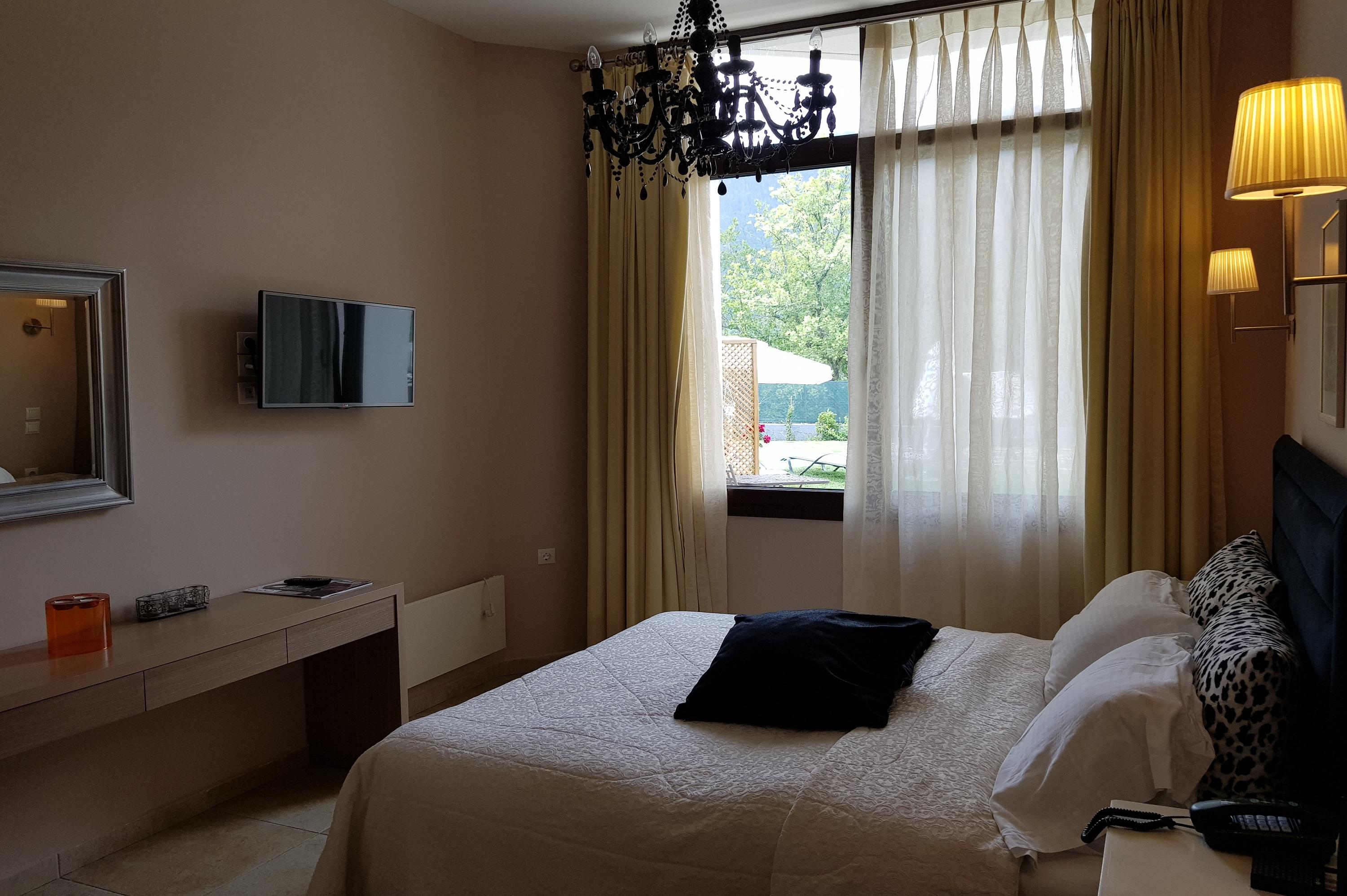 Forest Suites Boutique Hotel Mega Chorio Exterior photo